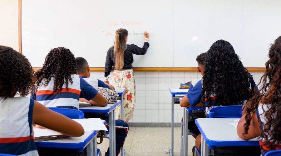 Vila Velha abre processo seletivo para contratação de professores temporários