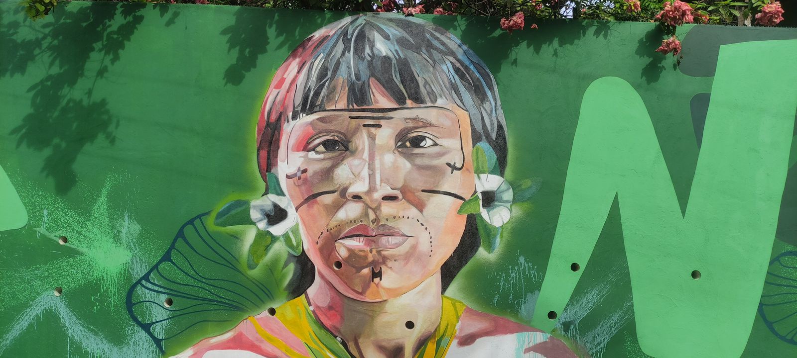 Mural destaca raízes afroindígenas de Guarapari